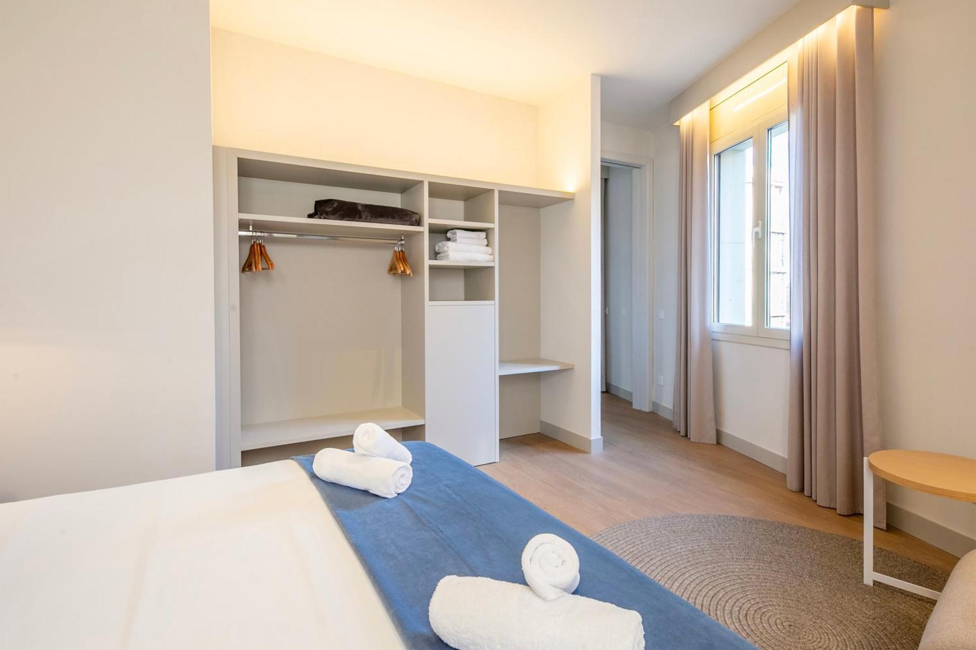 Fisa Rentals Ramblas Apartments Barcelona Ngoại thất bức ảnh